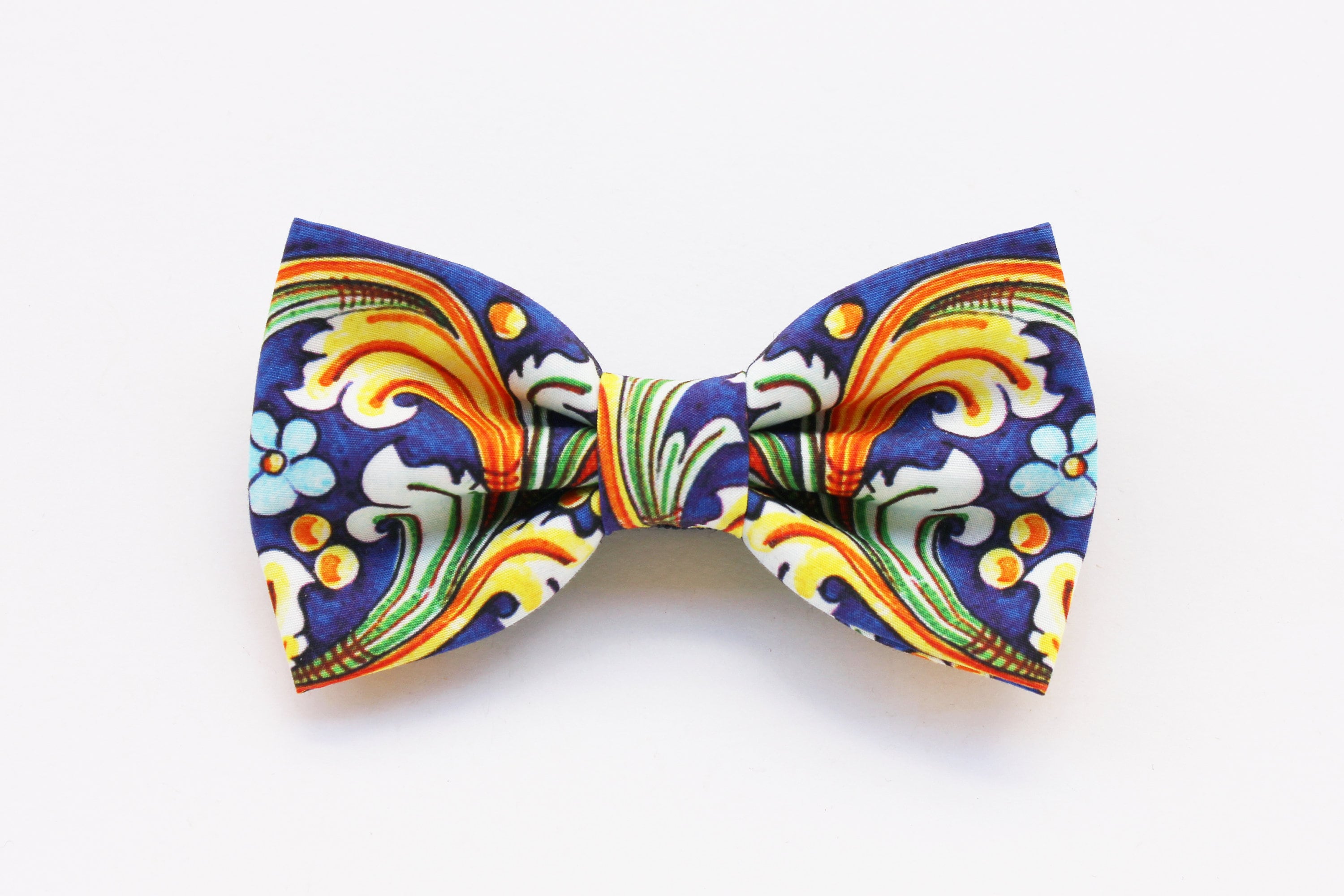 Man Patterned Bow Tie