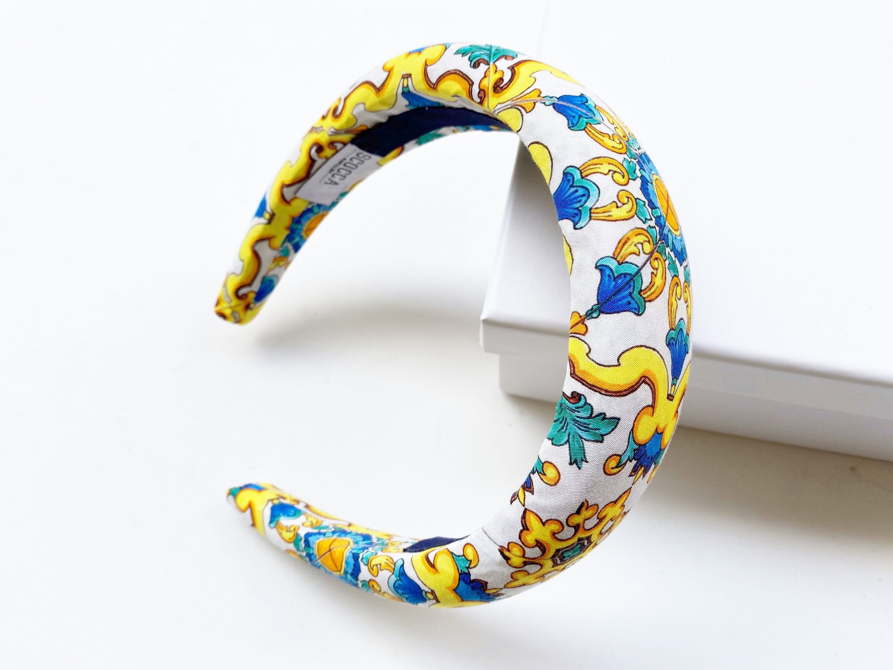 Cerchietto imbottito per donna, tessuto maiolica e limoni in stile siciliano. Cerchietto per capelli modello bombato, tessuto personalizzato
