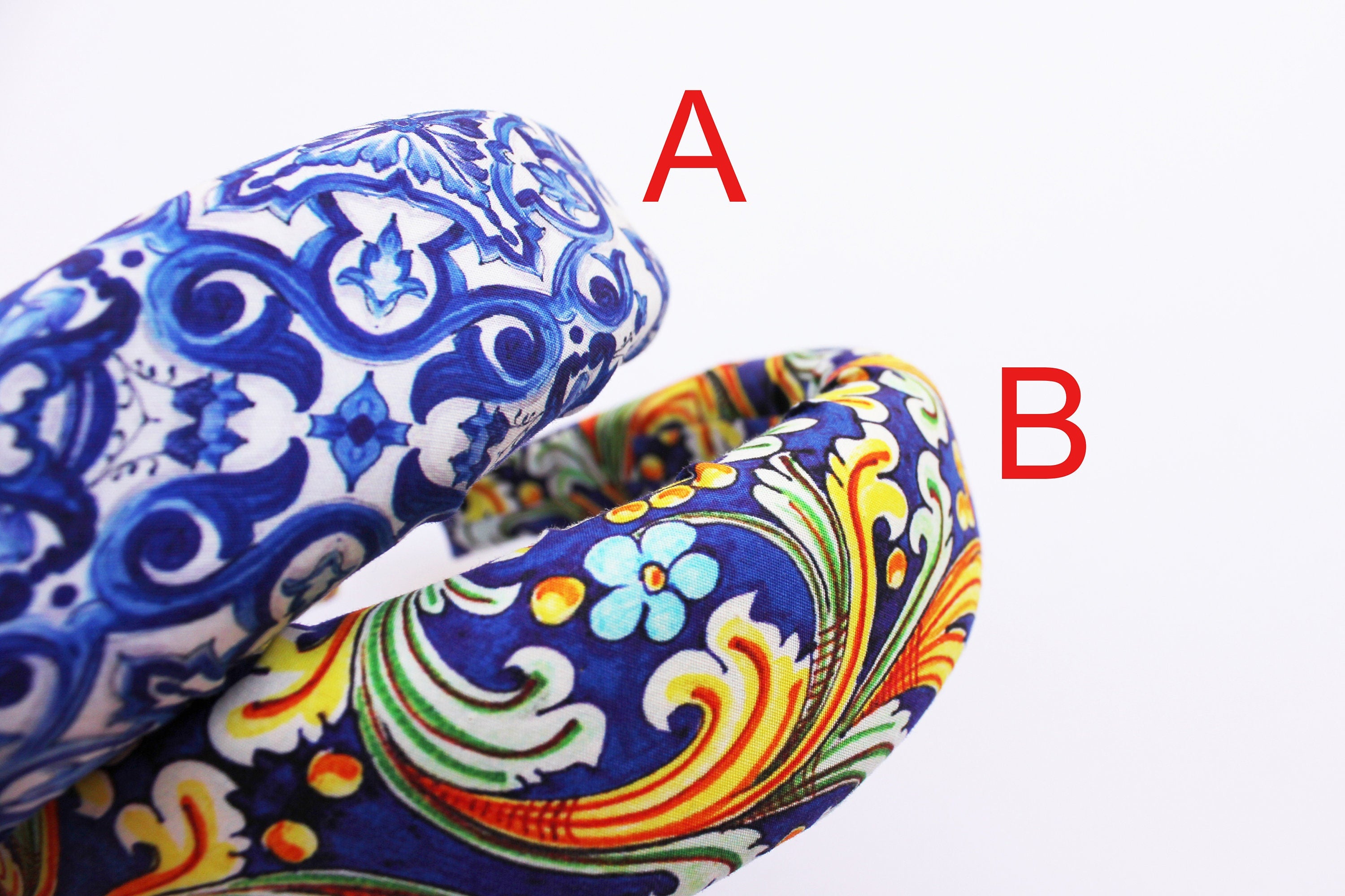 Cerchietto imbottito per donna, tessuto maiolica in stile siciliano. Cerchietto per capelli modello bombato, tessuto personalizzato