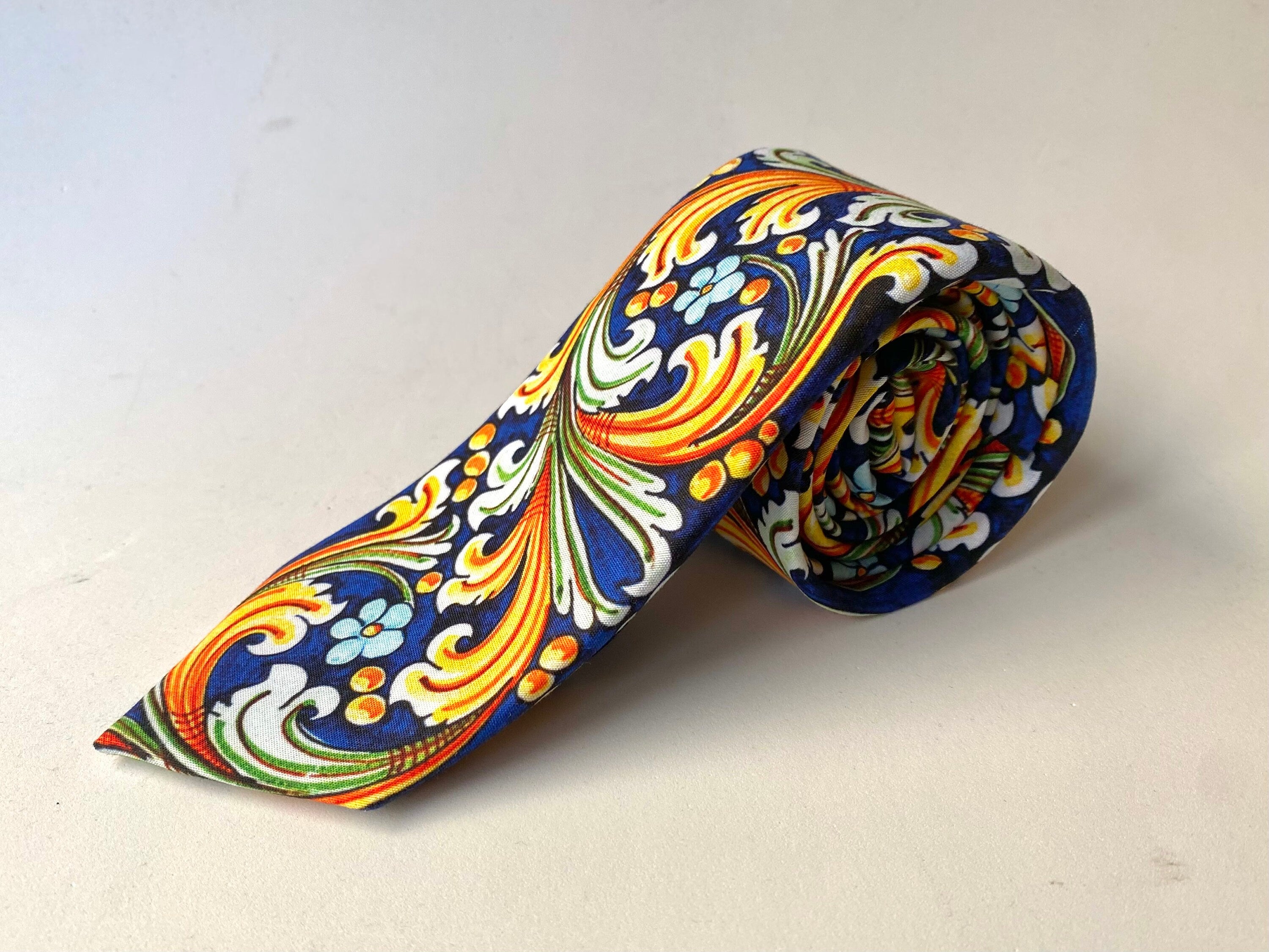 Cravatta floreale blu da uomo, maiolica siciliana, cravatta da sposo per sposo, cravatte uomo, matrimonio siciliano, regalo per lui, sicilia