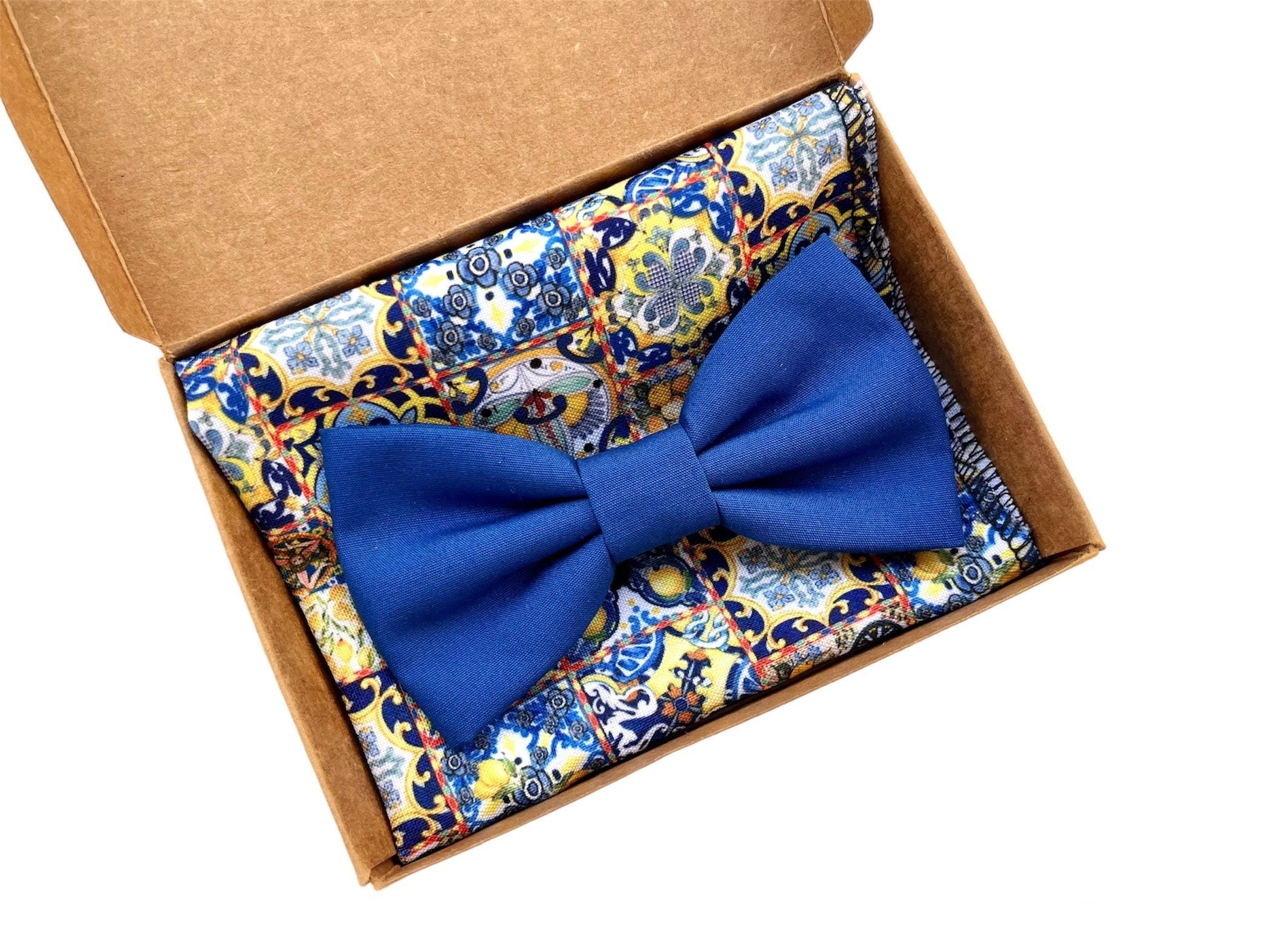 Papillon e Pochette stile siciliano,pattern decori carretto siciliano,matrimonio stile siciliano,idea regalo uomo accessori Sicilia sposi