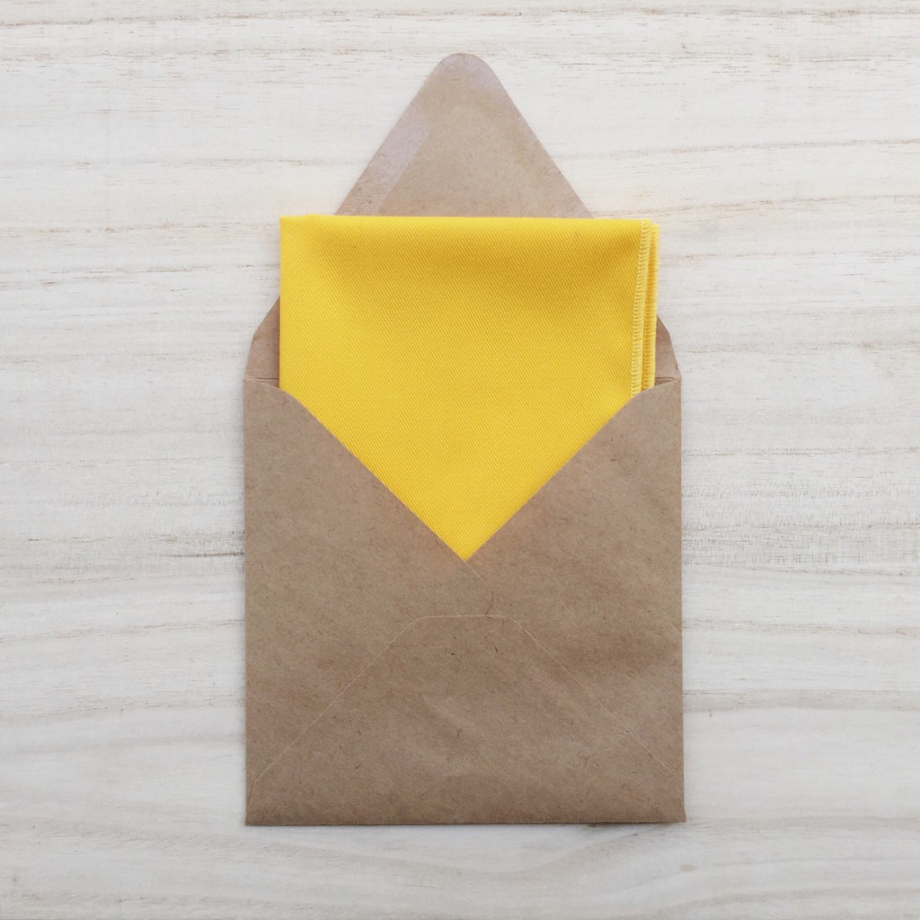 Pochette e Papillon giallo fresia,fazzoletto da taschino per uomo,papillon per matrimonio,accessori sposi cerimonia giallo,cravatta sposo