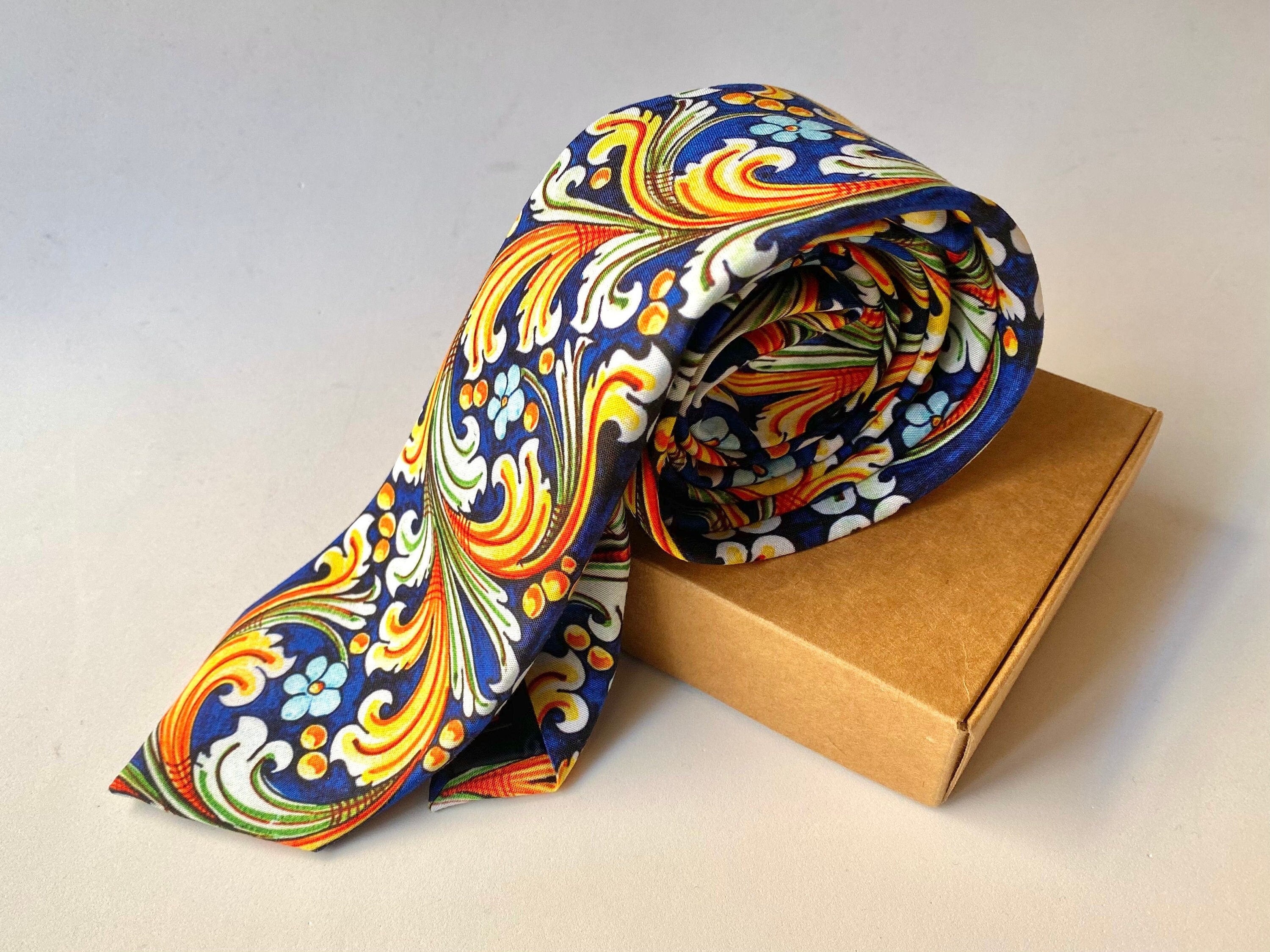 Cravatta floreale blu da uomo, maiolica siciliana, cravatta da sposo per sposo, cravatte uomo, matrimonio siciliano, regalo per lui, sicilia