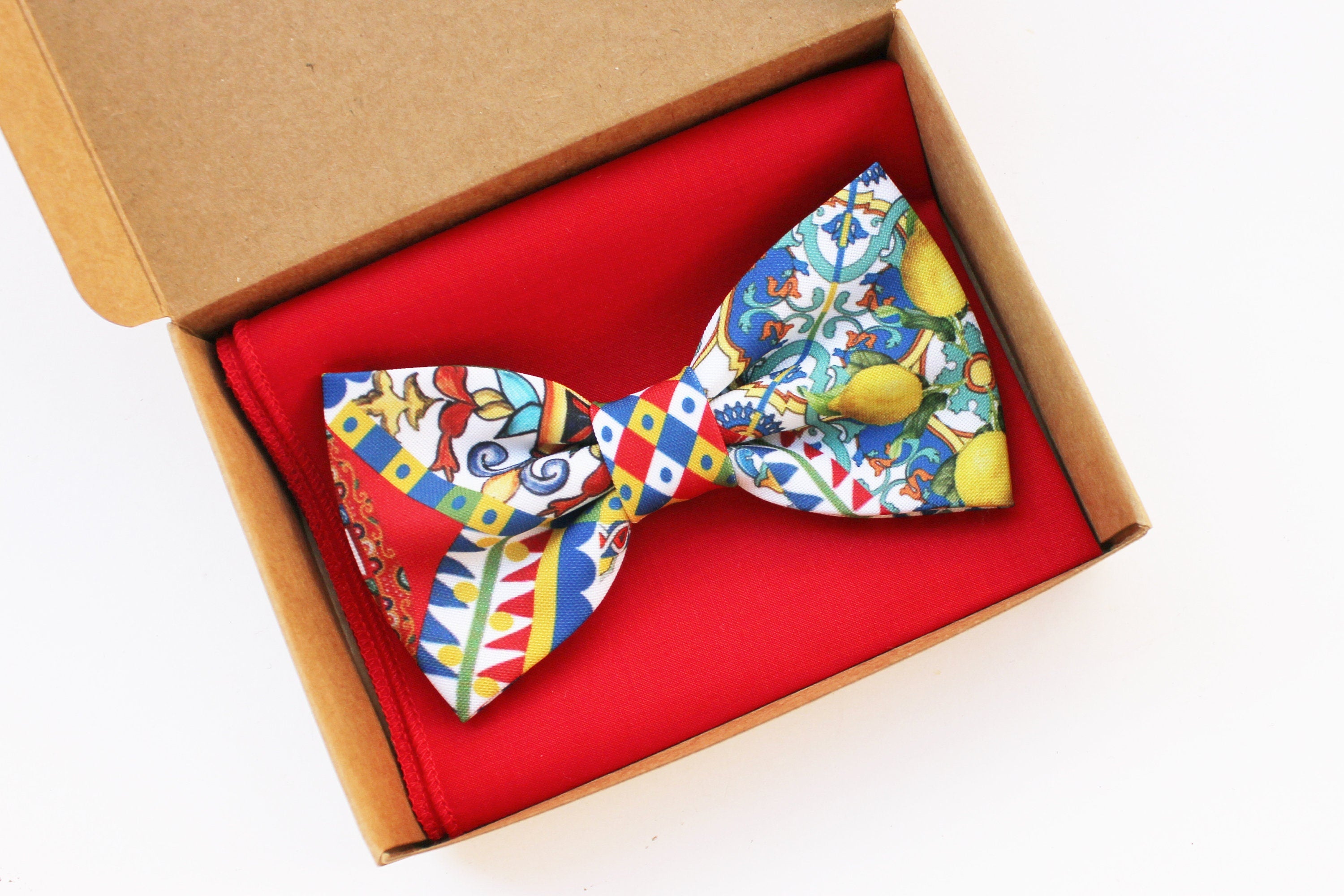 Papillon e Pochette stile siciliano,pattern decori carretto siciliano,matrimonio stile siciliano,idea regalo uomo accessori Sicilia sposi